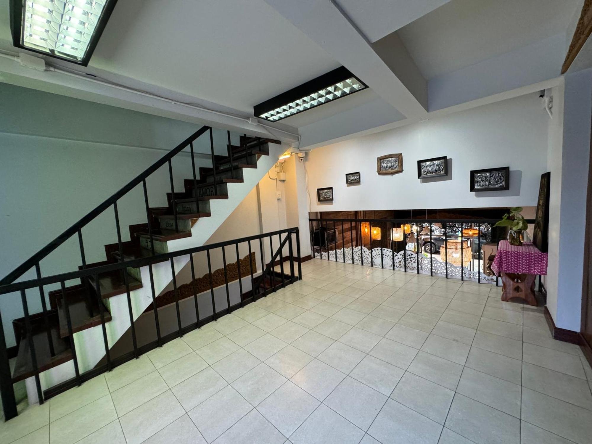 Retro At Phra Sing Guest House Chiang Mai Exterior photo