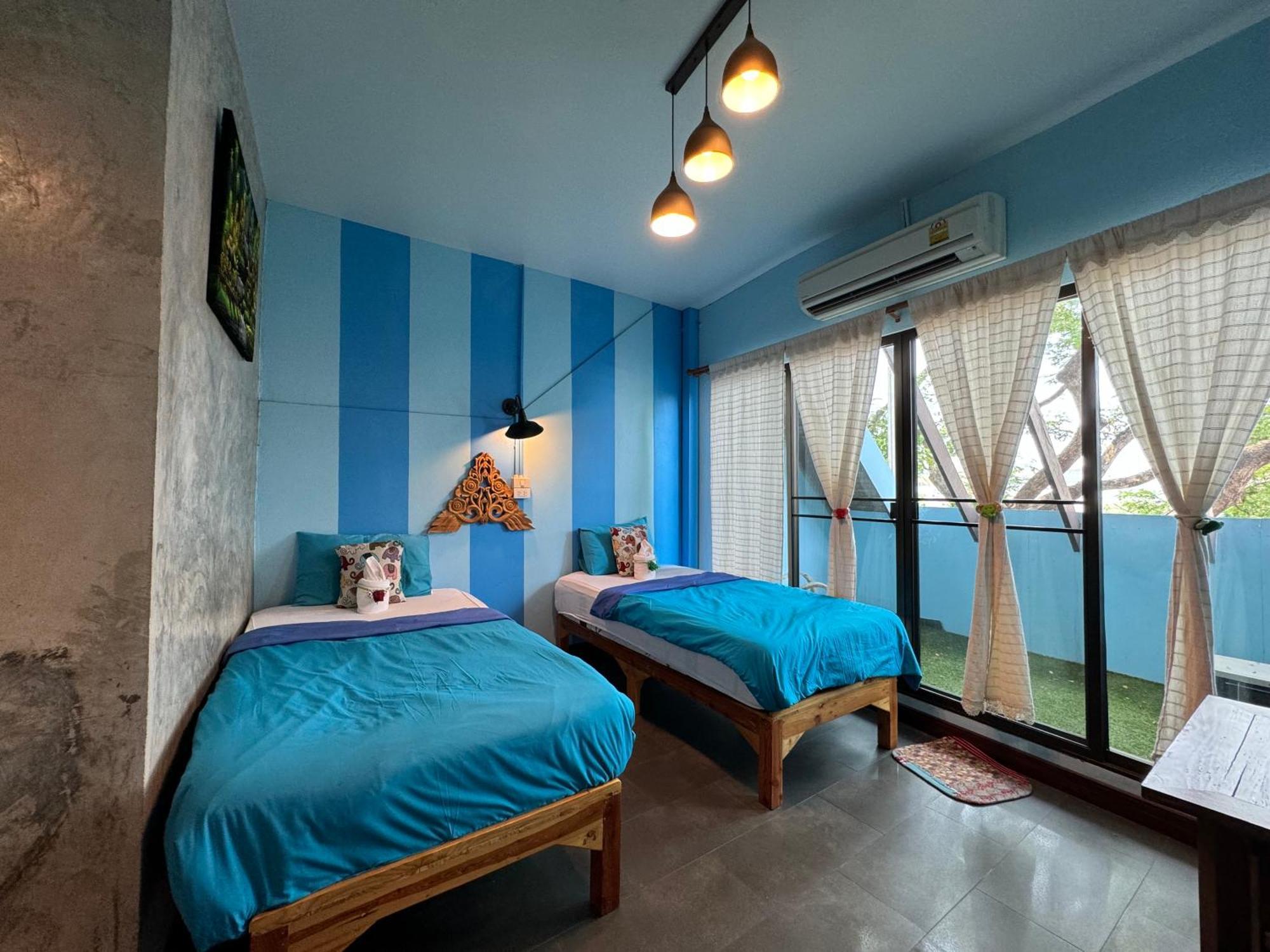 Retro At Phra Sing Guest House Chiang Mai Exterior photo