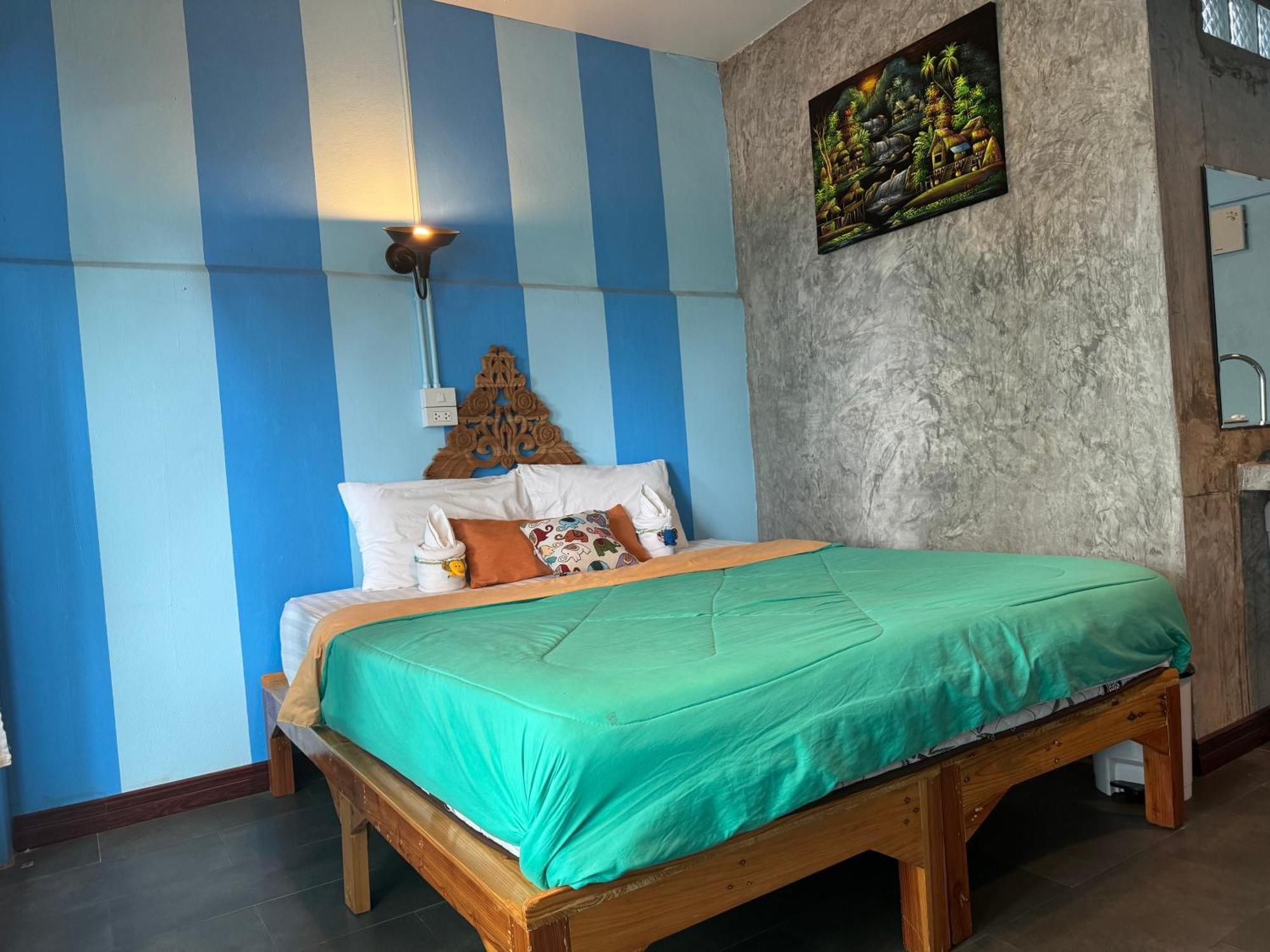 Retro At Phra Sing Guest House Chiang Mai Exterior photo