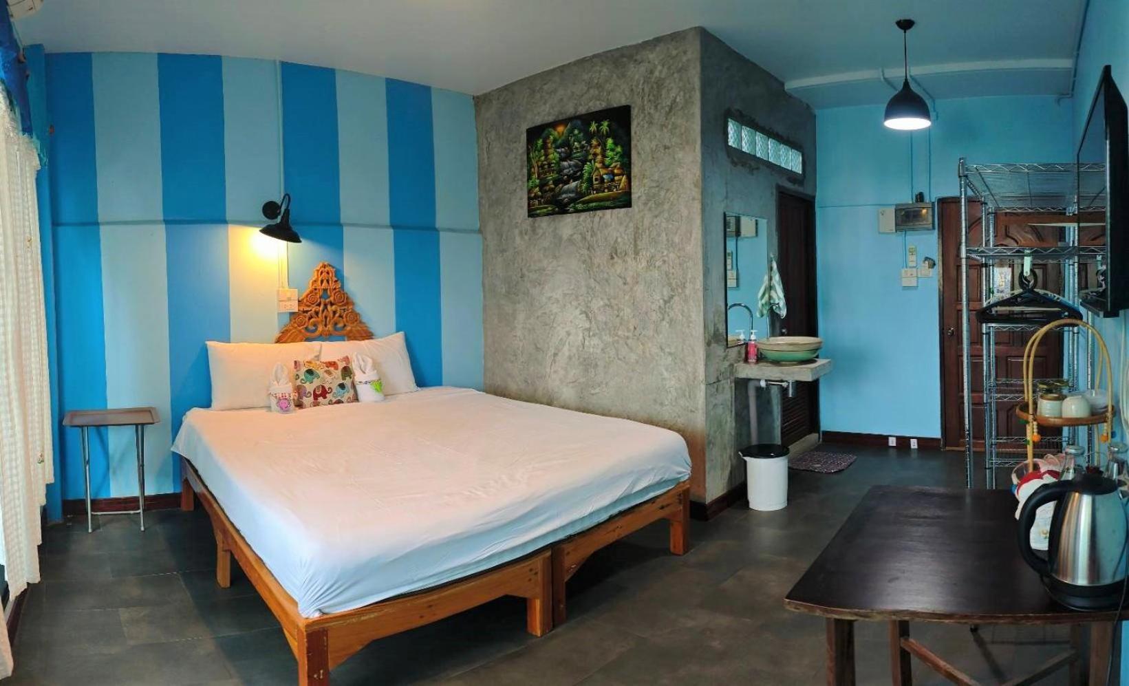 Retro At Phra Sing Guest House Chiang Mai Exterior photo