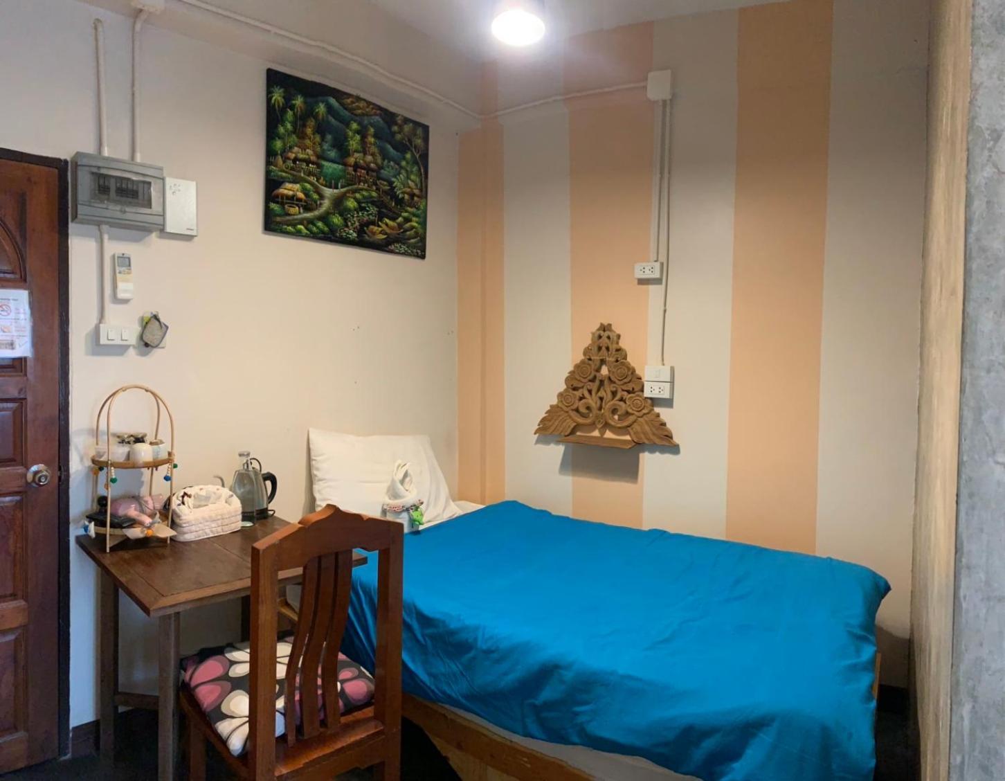 Retro At Phra Sing Guest House Chiang Mai Exterior photo